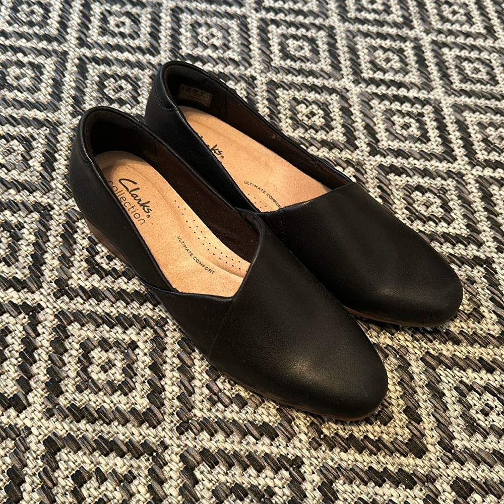 NWOT Clarks Juliet Palm Slip-On Black Leather Shoes 🖤